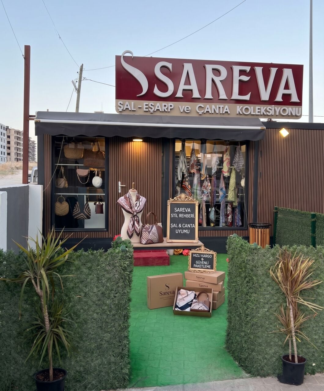 Sareva Şal ve Çanta Uyumu: Şıklık İçin Kombin Rehberi