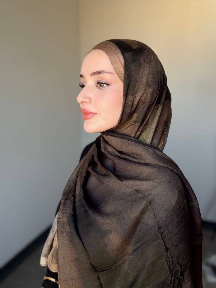 Sareva Siyah Haki Bej Desenli Rami Şal