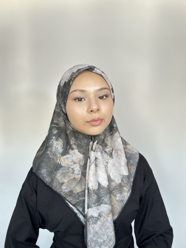 Sareva Siyah Gri Çiçek Desenli Bambu Eşarp