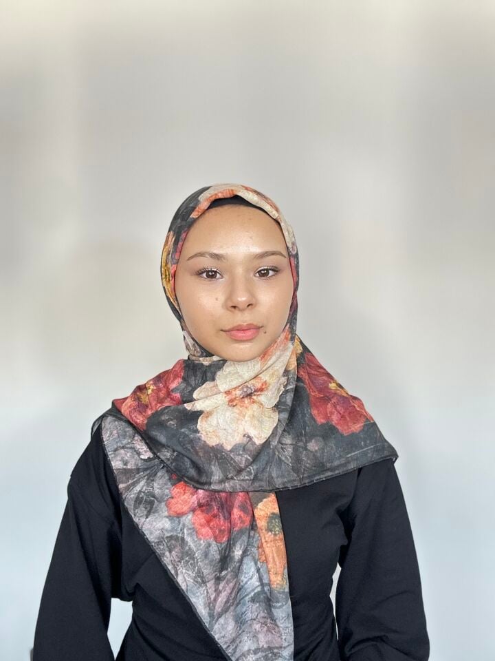 Sareva Siyah Kırmızı Çiçek Desenli Bambu Eşarp