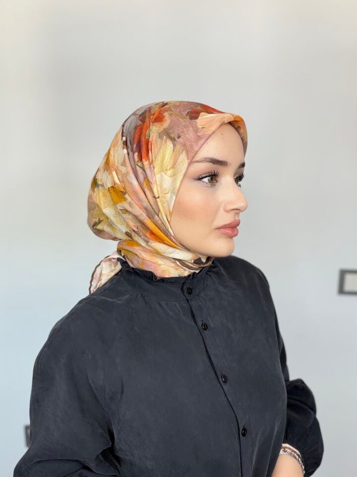 Sareva Şeftali Sarı Çiçek Desenli Pamuk Eşarp